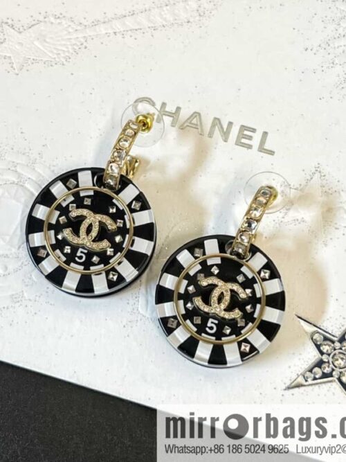 wsxc1685631513256_0-800x8002ozejlgatis167716_20250705193818.jpg New ☑️ Chanel c2 double c round stud earrings