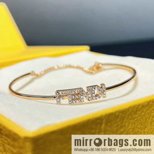 wsxc1685631515200_0-800x800nmb4gz13gkh167705_20250705193759.jpg New FENDI Fendi Hollow/Full Diamond Letter Bracelet Bracelet