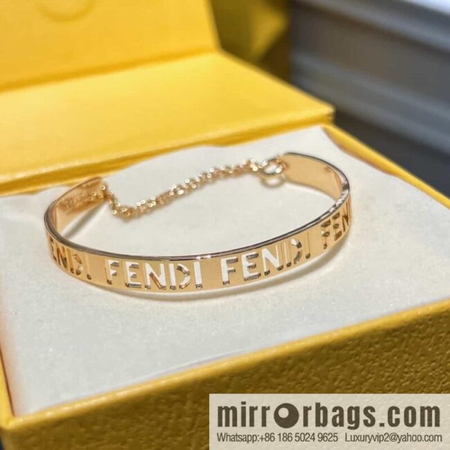 wsxc1685631517236_0-800x800cclf3porgzc167704_20250705193757.jpg New FENDI Fendi Hollow/Full Diamond Letter Bracelet Bracelet
