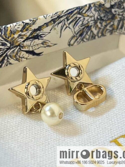 wsxc1685631523502_4-800x800hldfufwkp2y167661_20250705193649.jpg New ☑️ DIOR Asymmetrical Pentagram Pearl CD Stud Earrings