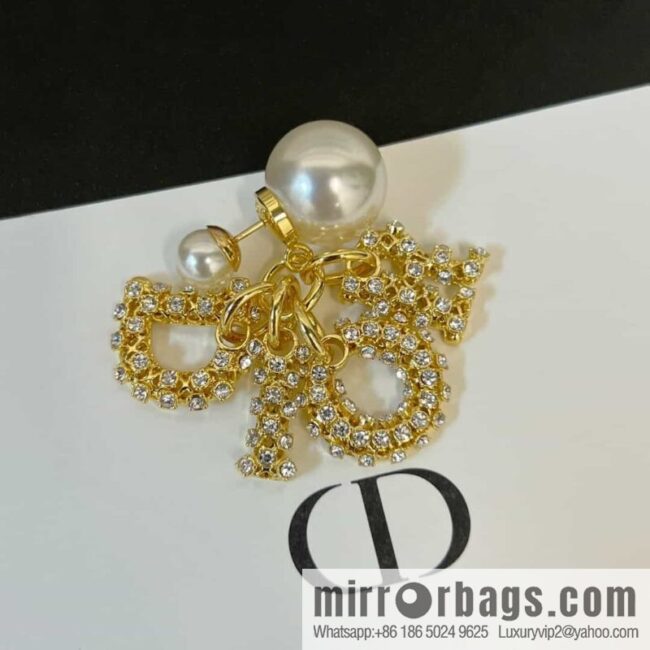 New ☑️ Dior size pearl hollow full diamond stud earrings