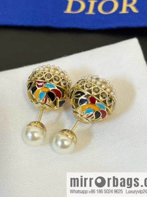 wsxc1686063082015_0-800x800fubz40jnkvh167540_20250705193324.jpg New ☑️ DIOR color painted pearl stud earrings
