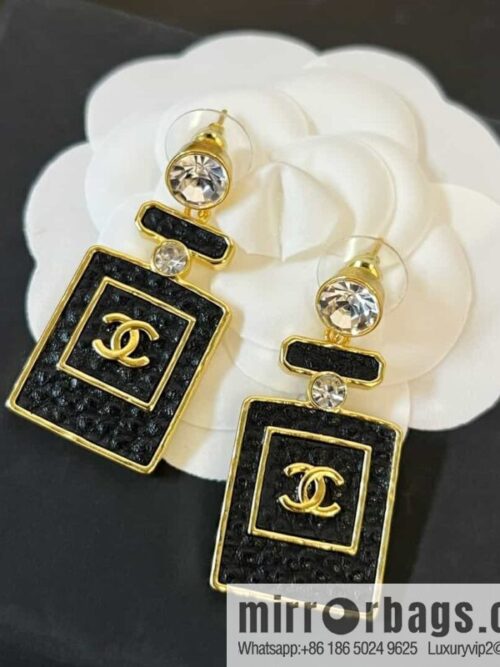 wsxc1686148808634_0-800x800msu4qvscvol163969_20250705174556.jpg New ☑️ chanel c2 double c black leather perfume bottle stud earrings