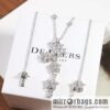 New ☑️ De Beers, flower necklace
