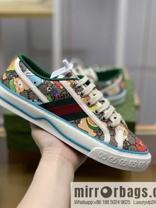 wsxc1687529870462_4-800x800gctpowaorhr204562_20250709063936.jpg Gucci Gucci uses beige and light purple super double G canvas sneakers