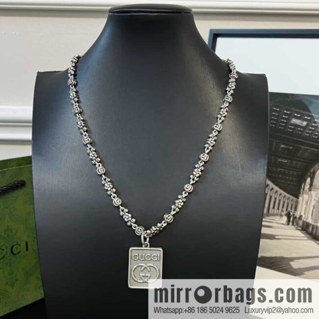 New Gucci Gucci letter silver necklace