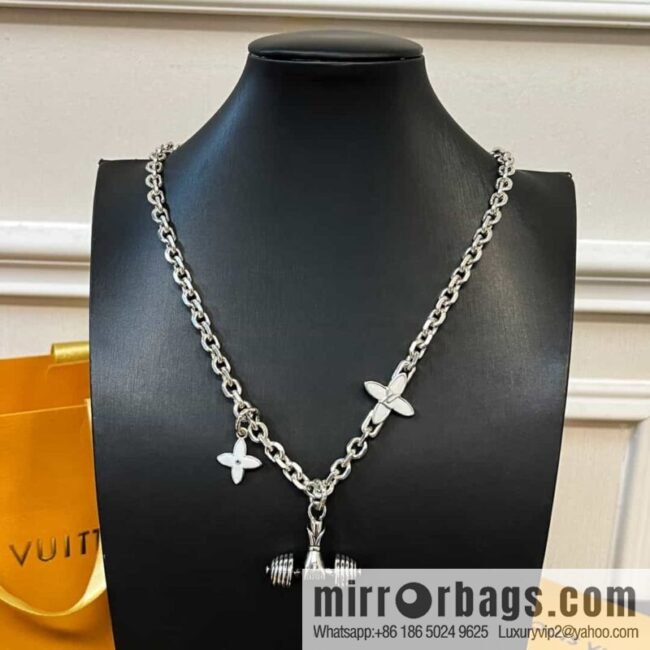 wsxc1687701714846_6-800x800yg2ogkrnihi163285_20250705172424.jpg Louis Vuitton Louis Vuitton Green Medieval Collection Dumbbell Clover Necklace, Bracelet