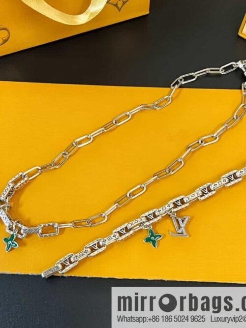 wsxc1687701716326_0-800x800sl5e13xju3a163261_20250705172341.jpg Louis Vuitton Louis Vuitton Green Medieval Series Letter LV Clover Necklace, Bracelet