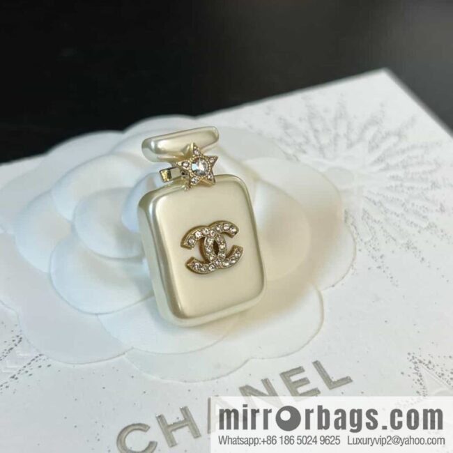New ☑️ Chanel double c acrylic perfume bottle brooch