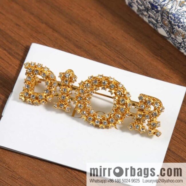 New ☑️ Dior hollowed out full diamond letter brooch