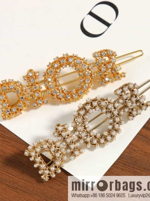 wsxc1687701732988_0-800x800wmbedggjt2c163183_20250705172106.jpg New ☑️ Dior hollowed out full diamond letter hairpin hairpin