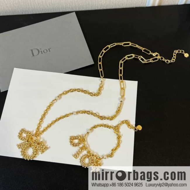 wsxc1687701735541_0-800x800kcv25cxt24o163159_20250705172015.jpg New ☑️ Dior hollowed out full diamond letter necklace, bracelet