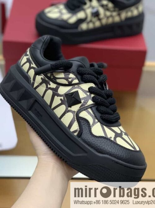 wsxc1687701778336_4-800x800titpt1omcge204400_20250709063524.jpg Ferragamo in sheepskin semi-matte His & Hers low-top sneakers