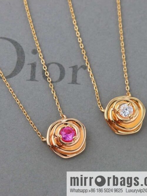 wsxc1687790337240_0-800x800ptesyu4nvww163054_20250705171642.jpg New ☑️ DIOR rose necklace