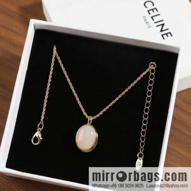 New ☑️ Celine oval black agate white shell necklace