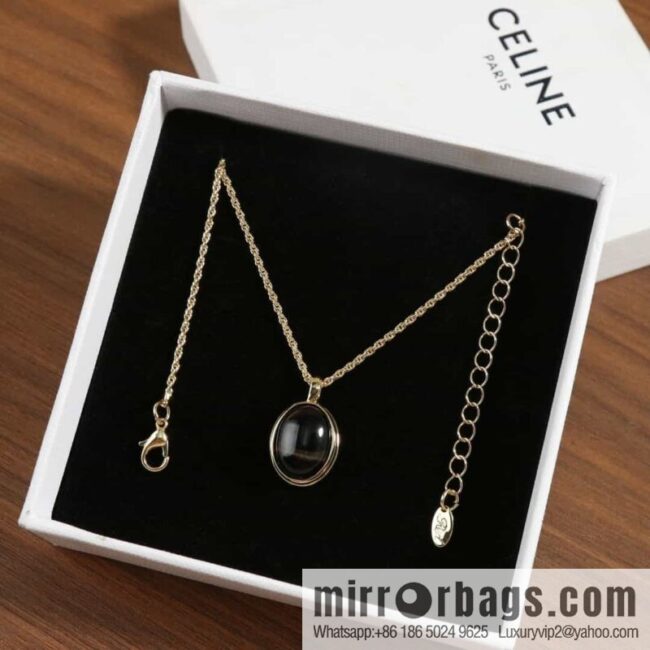 New ☑️ Celine oval black agate white shell necklace