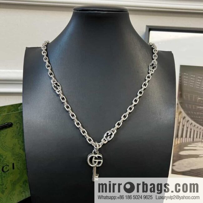 New Gucci Gucci double G key 🔑 necklace