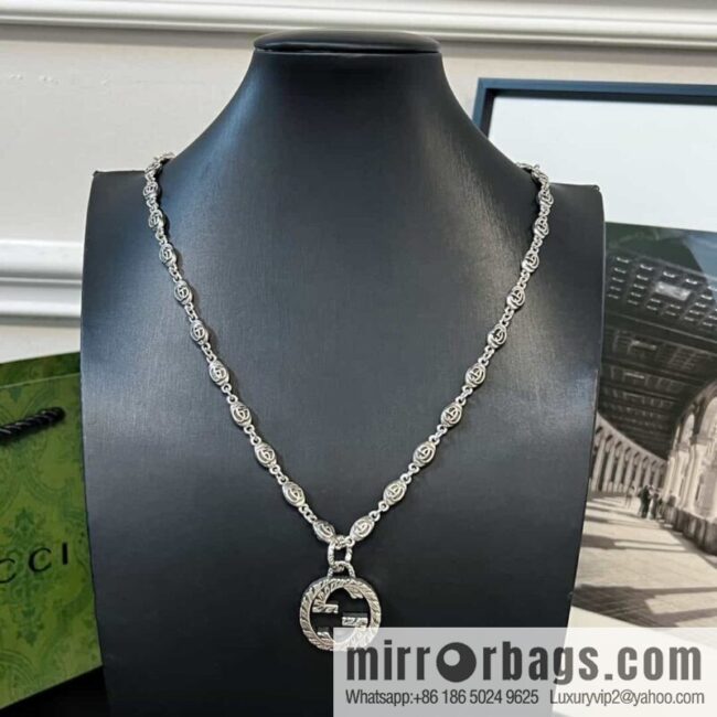 New Gucci Gucci round double G necklace