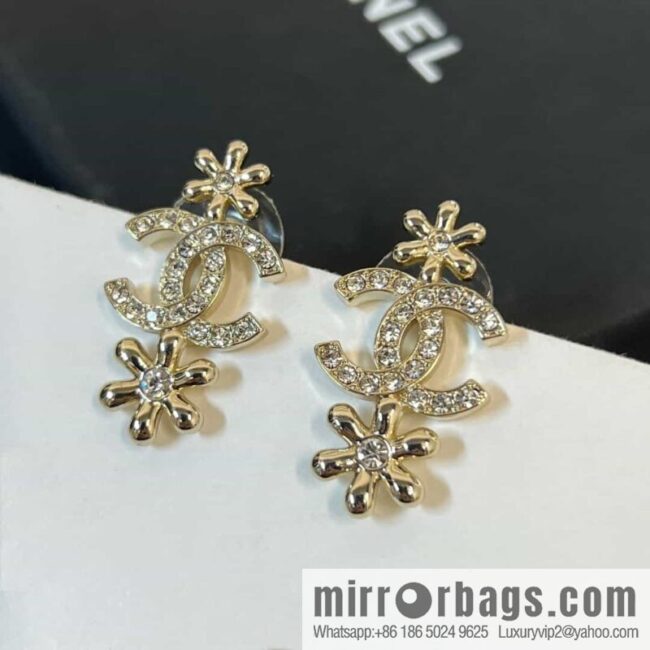 New ☑️ chanel c2 double c gold flower stud earrings
