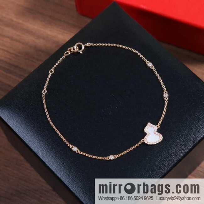 Qeelin Petite Wulu Rose Gold Diamond and Agate Bracelet