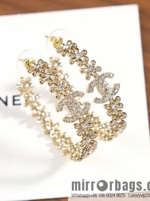 wsxc1688220078389_0-800x800mrf1jxabecl158647_20250705141149.jpg New ☑️ Chanel semi-round double c gold flower stud earrings