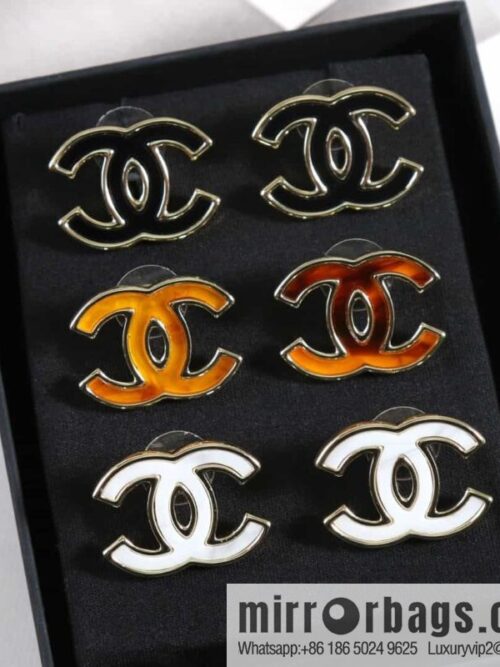 wsxc1689089721451_0-800x800r0kqvbdjr4n158310_20250705140048.jpg New ☑️ Chanel C1 double c three-color stud earrings