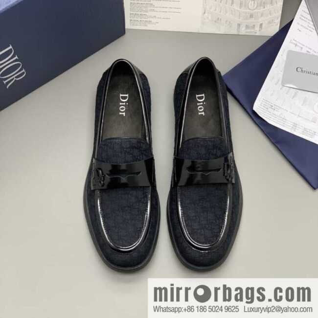 Dior men\'s loafers crafted in black smooth cow leather (fabric)