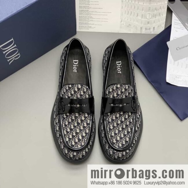 Dior men\'s loafers crafted in black smooth cow leather (fabric)