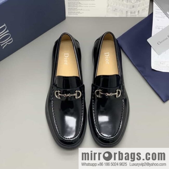 Dior men\'s loafers crafted in black smooth cow leather (fabric)