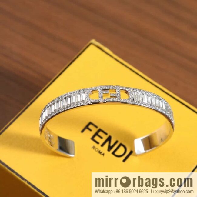 New FENDI Fendi square diamond hollow letter bracelet bracelet
