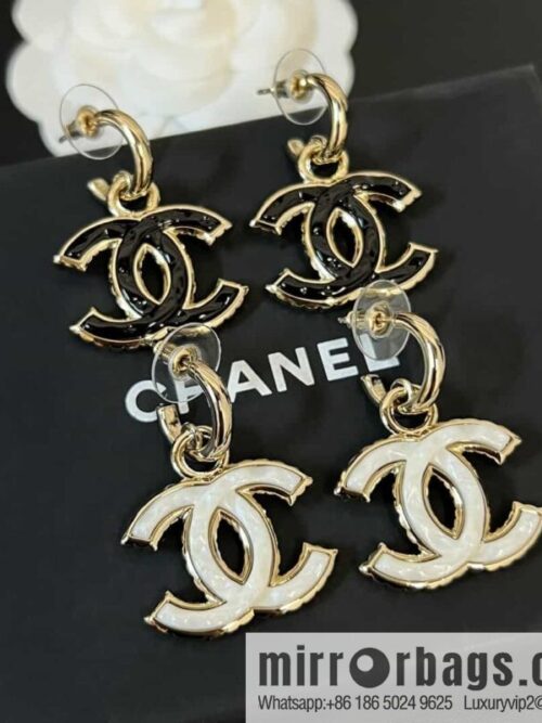 wsxc1690299902135_0-800x800x3f2upfaynx157992_20250705135218.jpg New ☑️ Chanel c2 double c stud earrings