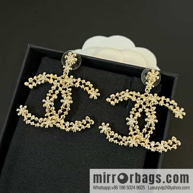 New ☑️ Chanel c2 double c gold flower stud earrings