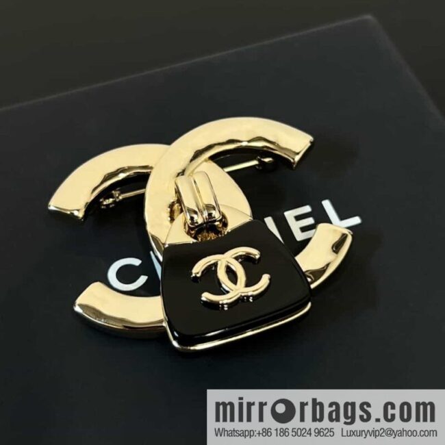 New ☑️ Chanel double c bag brooch