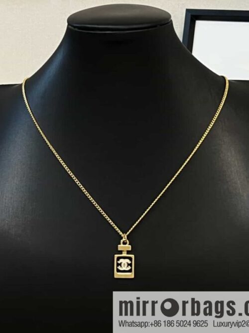 wsxc1690299909735_0-800x800h0kl1oqlz0h157943_20250705135055.jpg New ☑️ Chanel double c gold perfume bottle necklace