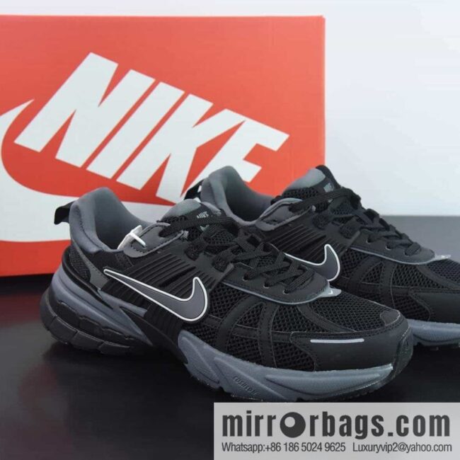 NK Wmns V2K Runtekk Low \"White/Black\" Vintage Tide Collection Future Vintage Daddy Style Versatile Leisure Sports Jogging Shoes Item Number: FD0736 002