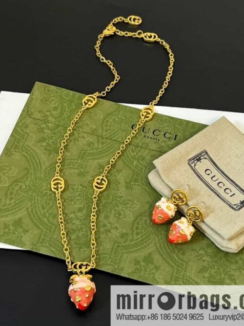 wsxc1690466671960_0-800x800ubtsmfr51tm157875_20250705134856.jpg New Gucci Gucci strawberry 🍓 double G necklace stud earrings
