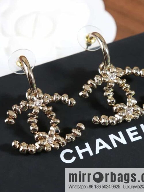 wsxc1690553440871_0-800x800ujld3w3rvsh157783_20250705134620.jpg New ☑️ Chanel C2 double c gold bead stud earrings