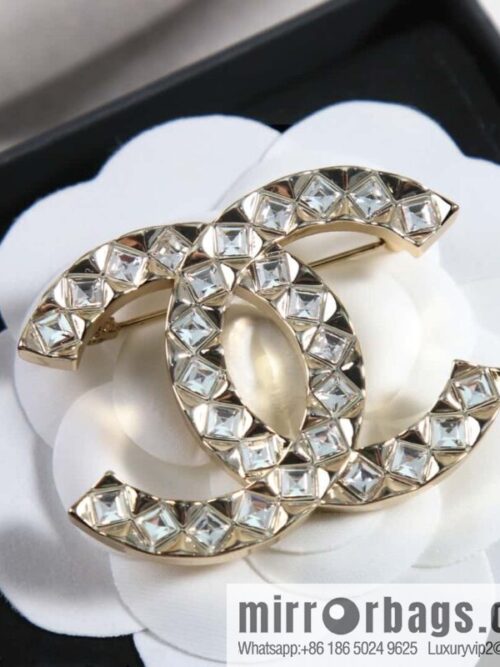 wsxc1690908304293_0-800x800i41trfnw1m3153968_20250705104737.jpg New ☑️ Chanel Double C Square Diamond Brooch
