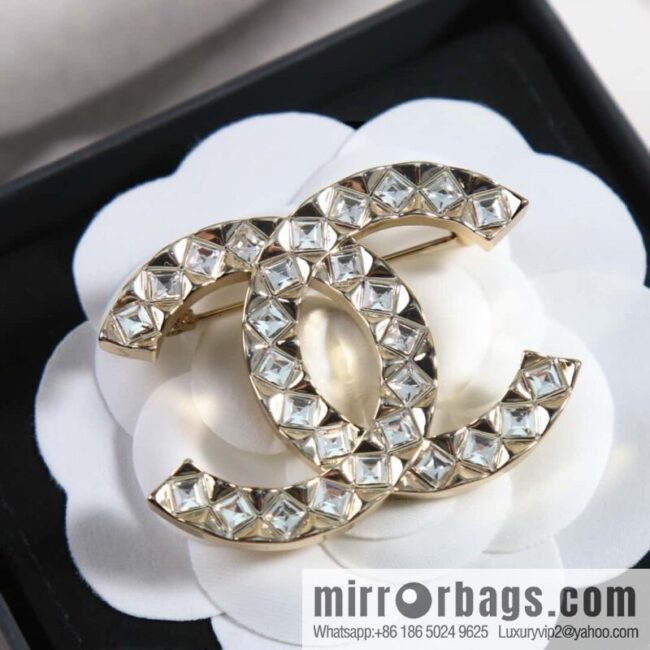 New ☑️ Chanel Double C Square Diamond Brooch