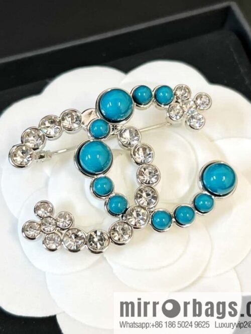 wsxc1690908323896_0-800x8002nibl0nyv5b153922_20250705104617.jpg New ☑️ Chanel Double C Half Diamond Half Pearl Brooch