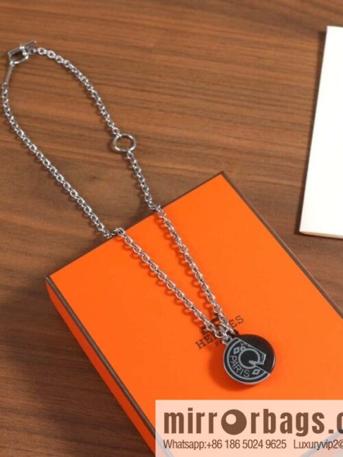 wsxc1690908326594_0-800x800qh4wjztesyg153911_20250705104556.jpg HERMES Carrousel Buffalo Horn OT Necklace