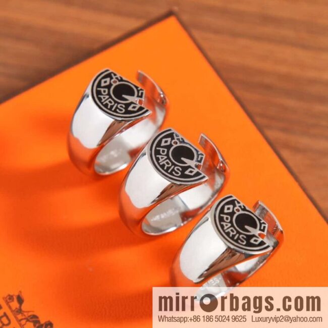 HERMES Carrousel Horse Head Ring, Chain