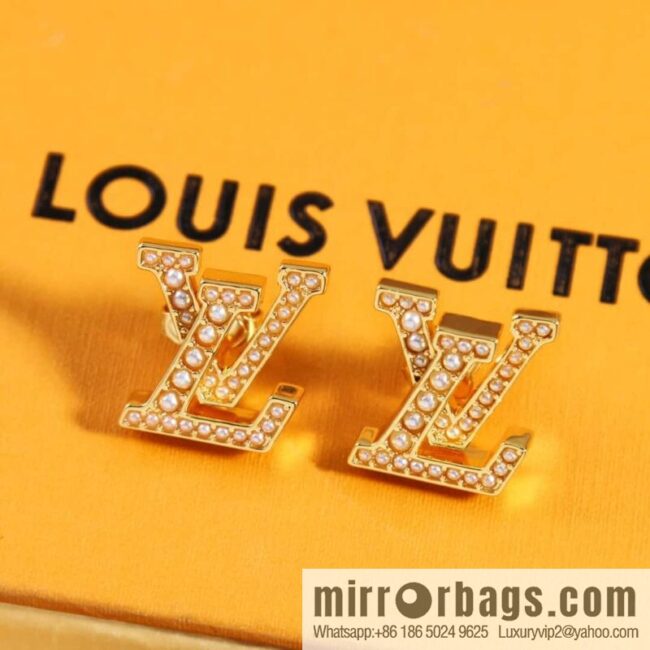 Louis Vuitton Louis Vuitton LV ICONIC PEARLS pearl letter stud earrings