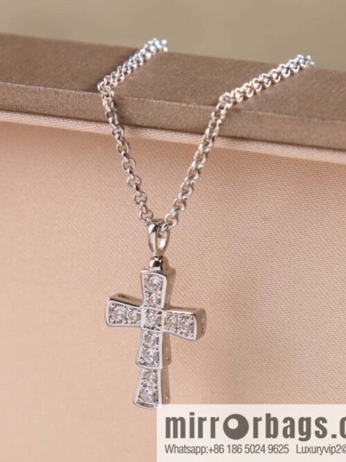 wsxc1691074058710_0-800x800hukvezg3a5u153856_20250705104409.jpg BVLGARI\'s new CROCE PENDANTS cross necklace
