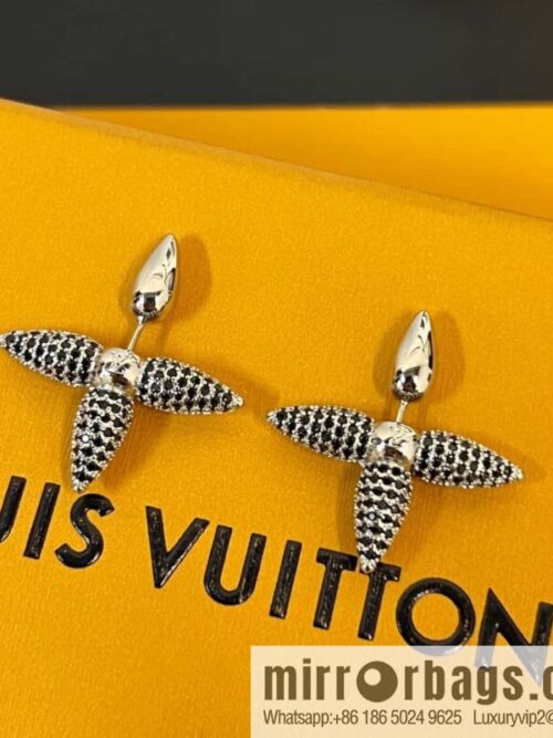 wsxc1691074062938_0-800x8000ax2wdxfgkh153832_20250705104326.jpg Louis Vuitton Louis Vuitton LV Macro Floral, stud earrings