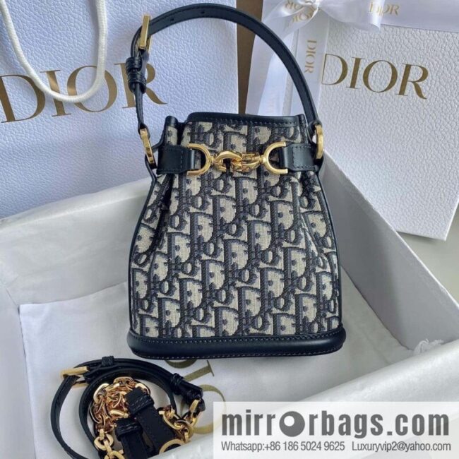 wsxc1691331321137_0-800x800yir45v4vsjg82082_20250719081144.jpg Small C\'EST DIOR handbag M2272UTZQ_M928