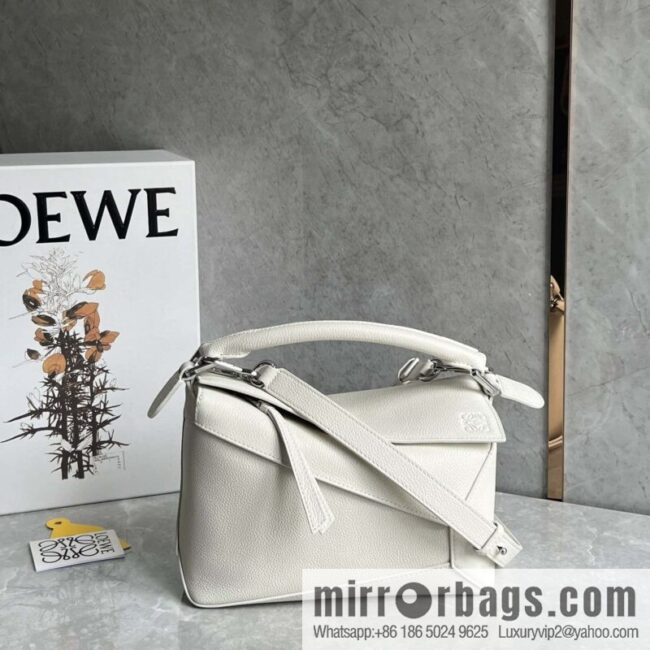 LOEWE Puzzle 24CM bag leather small geometric bag 0681 white