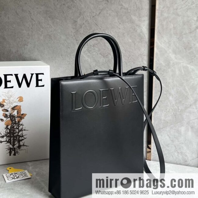 LOEWE latest show A4 tote bag tote bag 0690