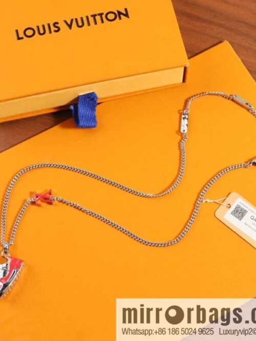 wsxc1691334272667_0-800x8003i2ggxt2i0e153638_20250705103715.jpg Louis Vuitton Louis Vuitton IV TRAINER sneaker necklace