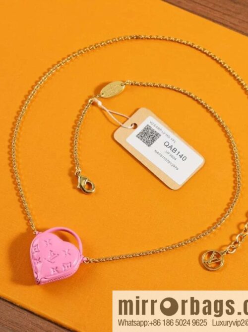 wsxc1691334276694_0-800x800zydxq5j5j0p153616_20250705103634.jpg Louis Vuitton IV Pink Heart Love ❤️ Necklace